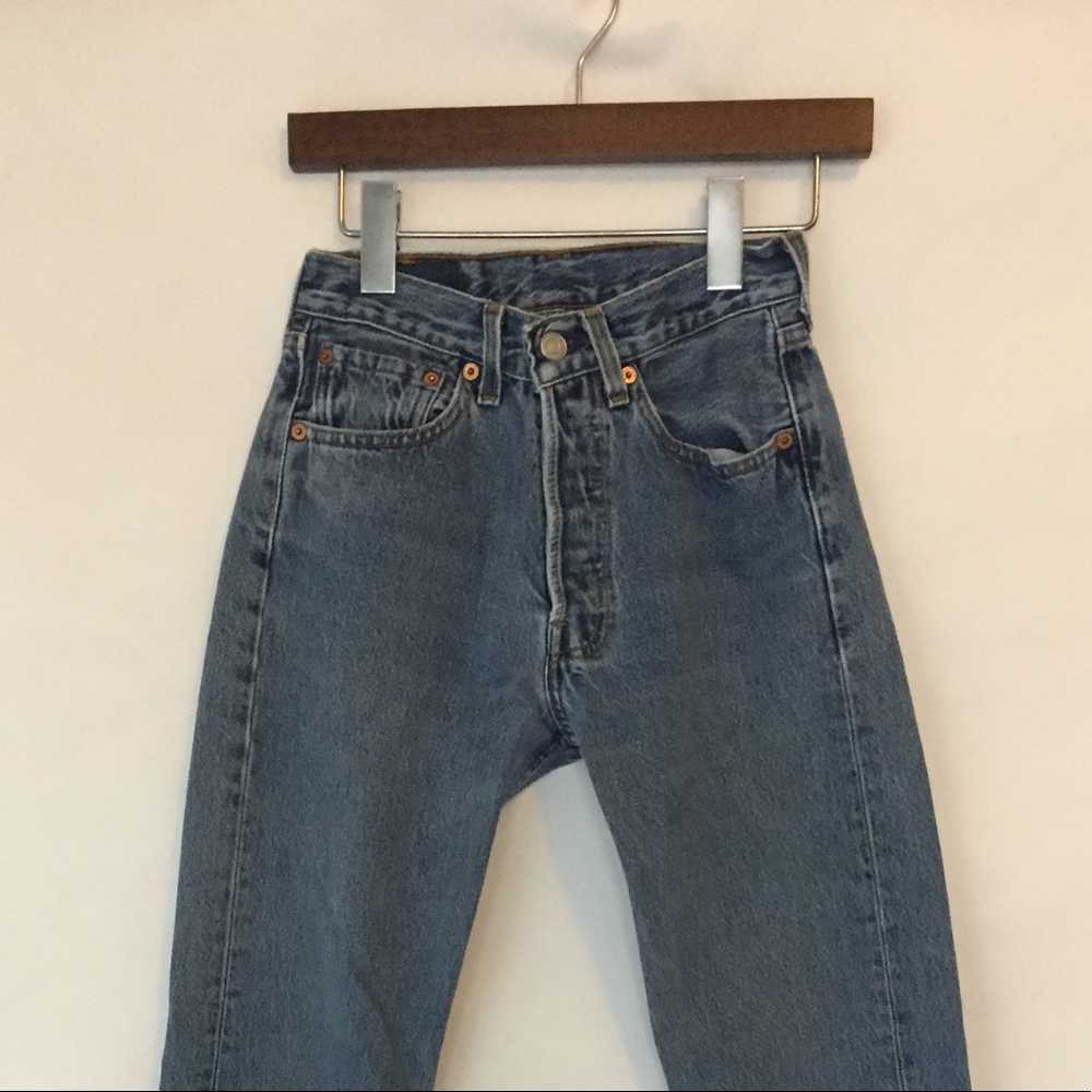 Vintage Levi 501 mom jeans!